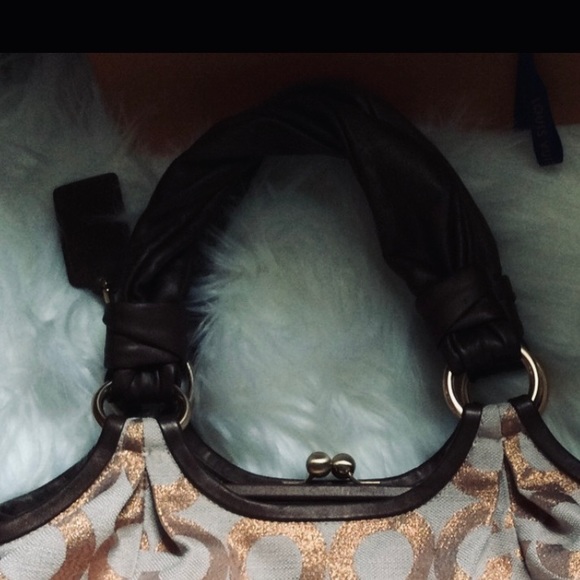 LAST CHANCE COACH HANDBAG - (Rare Find) - Picture 4 of 7